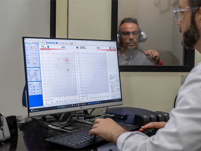 ¿Cada cuánto tiempo deberías hacerte una revisión en nuestro centro auditivo de Vigo?