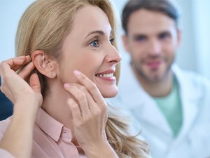 Descubre la discreción y potencia de los audífonos microcanales